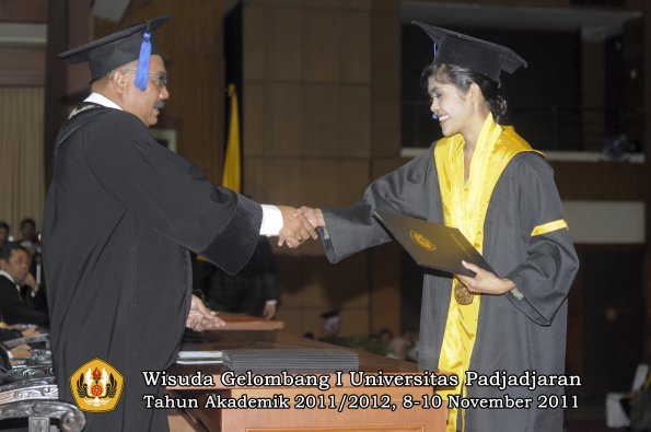 wisuda-fakultas-isip-oleh-dekan-076