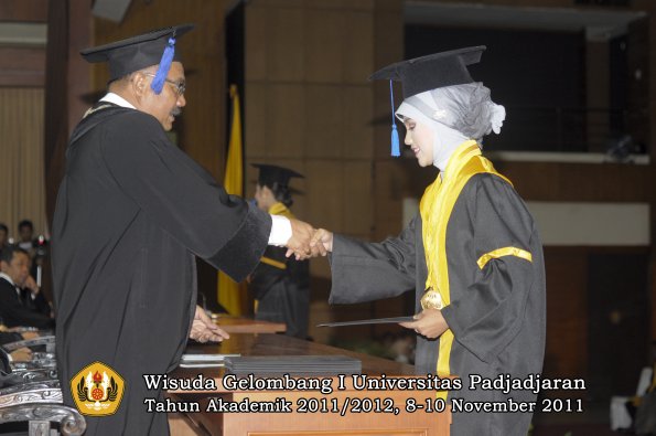 wisuda-fakultas-isip-oleh-dekan-078