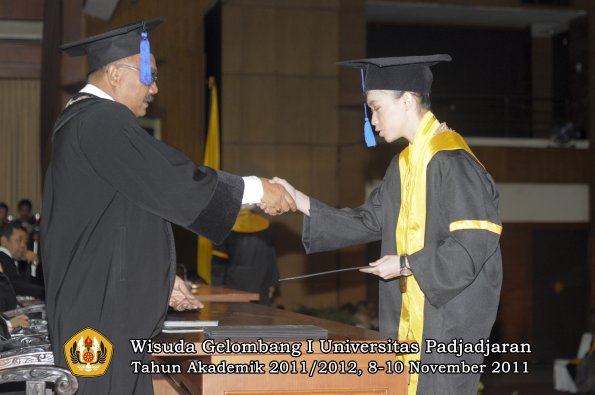 wisuda-fakultas-isip-oleh-dekan-080
