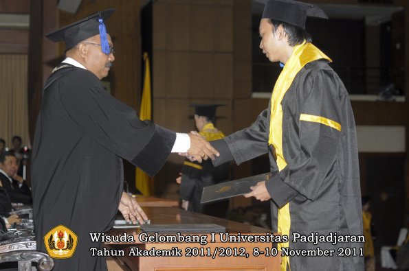 wisuda-fakultas-isip-oleh-dekan-081