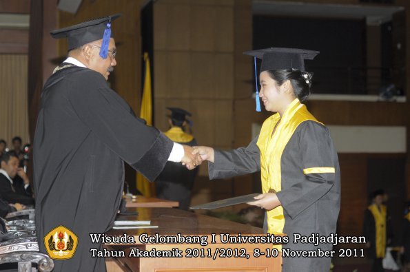 wisuda-fakultas-isip-oleh-dekan-084