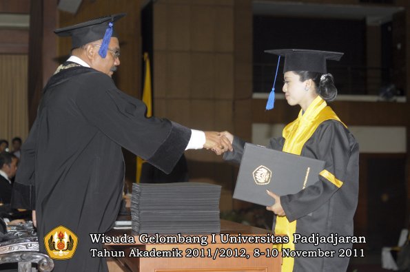 wisuda-fakultas-isip-oleh-dekan-087