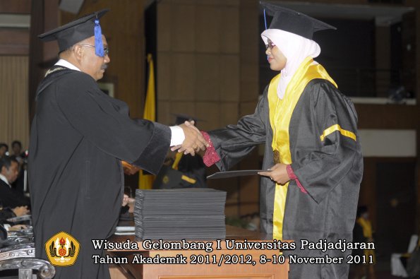 wisuda-fakultas-isip-oleh-dekan-088