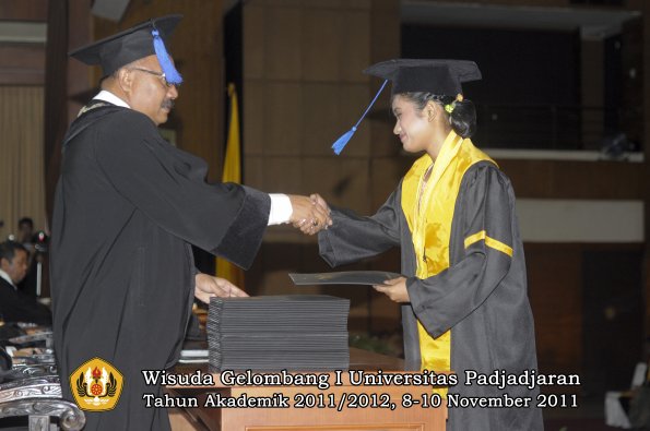 wisuda-fakultas-isip-oleh-dekan-090