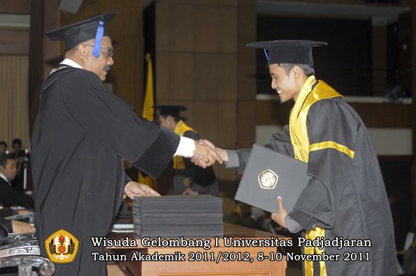 wisuda-fakultas-isip-oleh-dekan-095