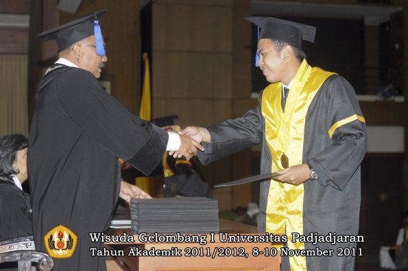 wisuda-fakultas-isip-oleh-dekan-100