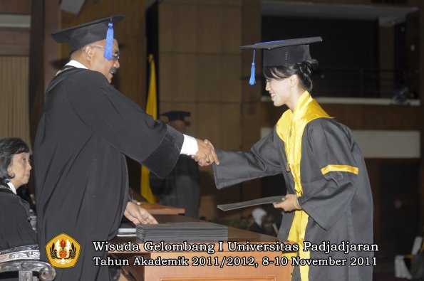 wisuda-fakultas-isip-oleh-dekan-114