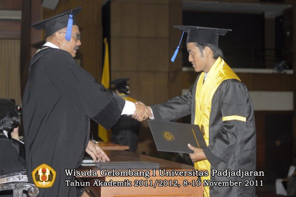 wisuda-fakultas-isip-oleh-dekan-120