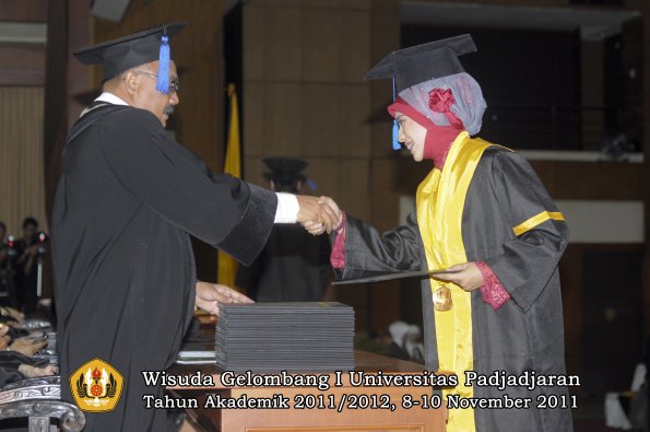 wisuda-fakultas-isip-oleh-dekan-134