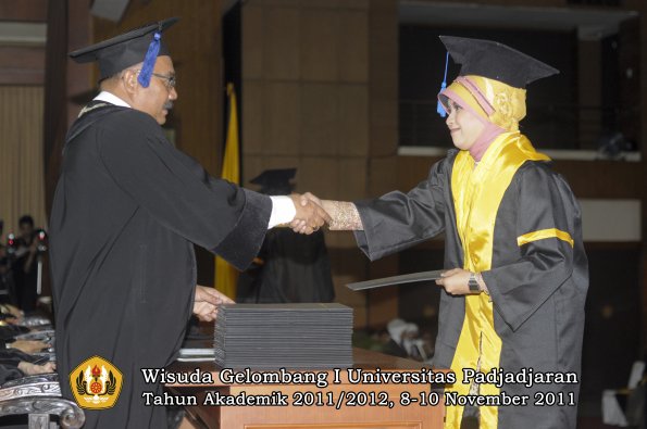wisuda-fakultas-isip-oleh-dekan-136