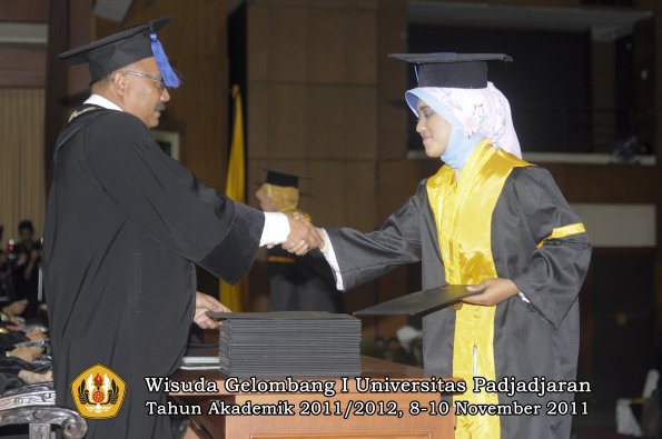 wisuda-fakultas-isip-oleh-dekan-137