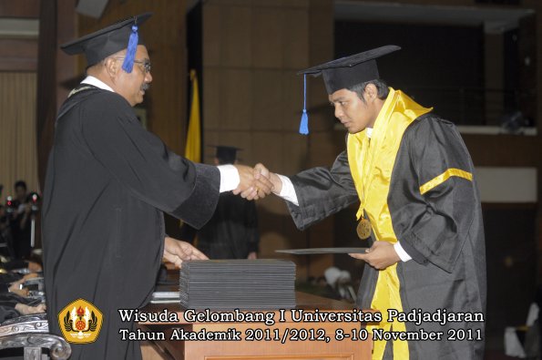 wisuda-fakultas-isip-oleh-dekan-139