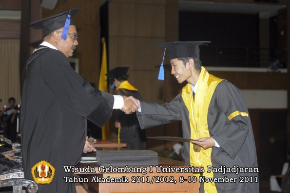 wisuda-fakultas-isip-oleh-dekan-153