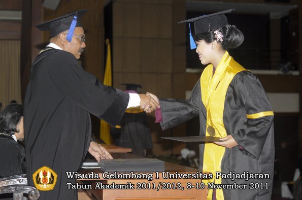 wisuda-fakultas-isip-oleh-dekan-157