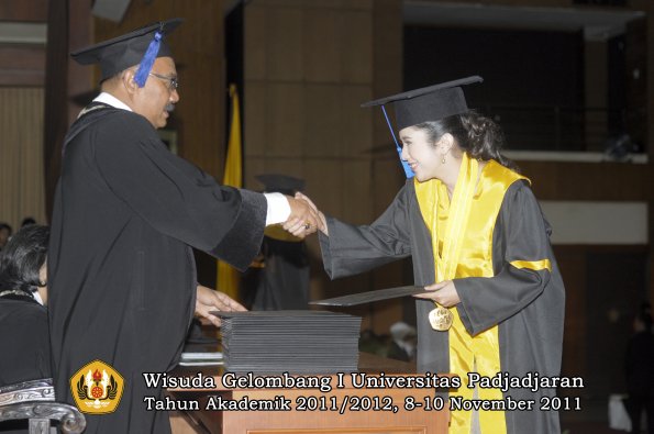 wisuda-fakultas-isip-oleh-dekan-180