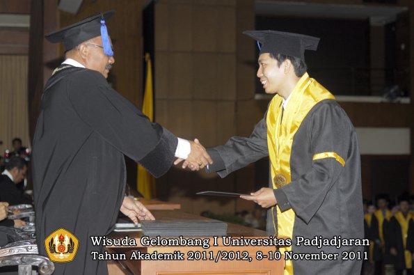 wisuda-fakultas-isip-oleh-dekan-200