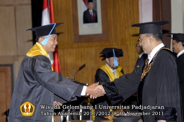 wisuda-fakultas-sastra-oleh-rektor-012