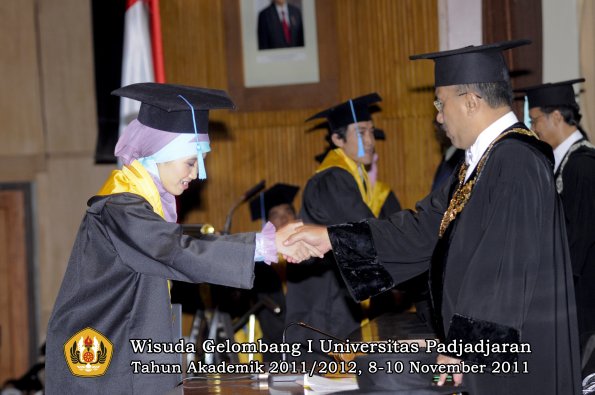 wisuda-fakultas-sastra-oleh-rektor-022