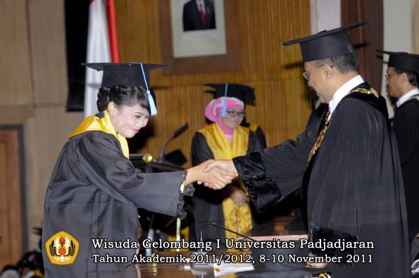 wisuda-fakultas-sastra-oleh-rektor-051