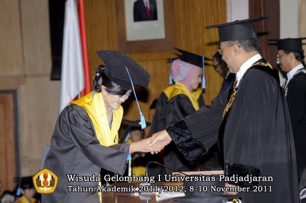 wisuda-fakultas-sastra-oleh-rektor-064