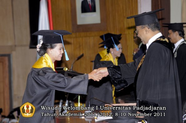 wisuda-fakultas-sastra-oleh-rektor-067