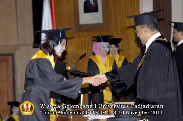 wisuda-fakultas-sastra-oleh-rektor-092