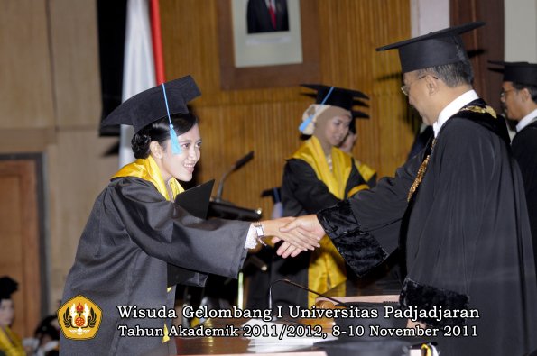 wisuda-fakultas-sastra-oleh-rektor-118