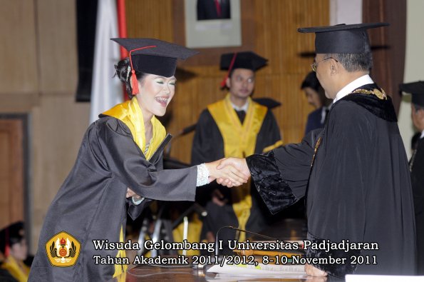 wisuda-fakultas-hukum-oleh-rektor-122
