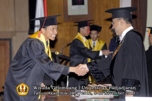 wisuda-fakultas-hukum-oleh-rektor-144