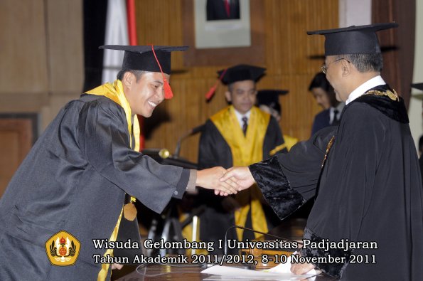 wisuda-fakultas-hukum-oleh-rektor-186