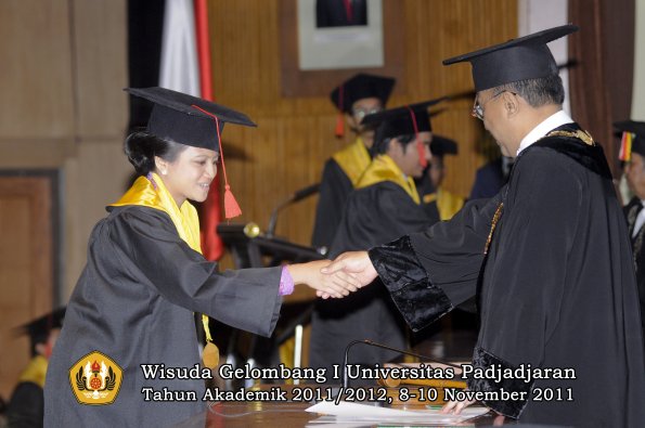 wisuda-fakultas-hukum-oleh-rektor-191
