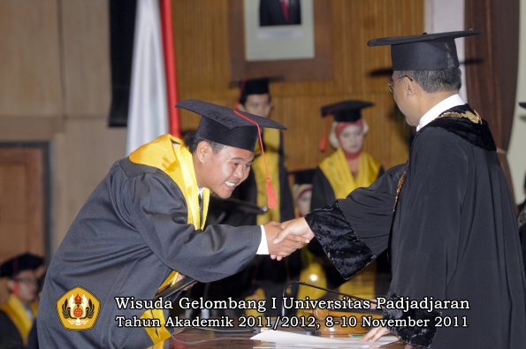 wisuda-fakultas-hukum-oleh-rektor-196