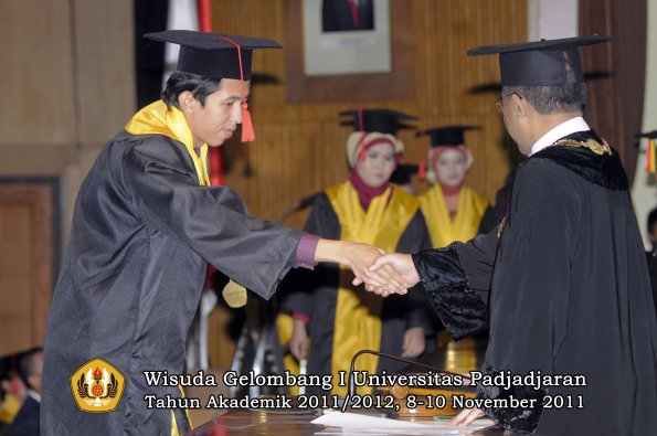 wisuda-fakultas-hukum-oleh-rektor-197