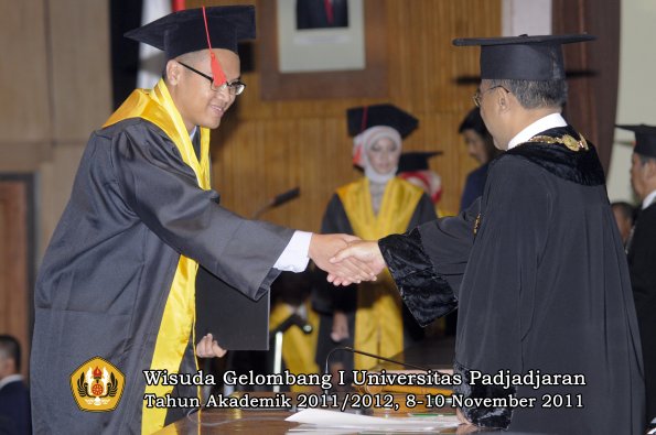 wisuda-fakultas-hukum-oleh-rektor-206