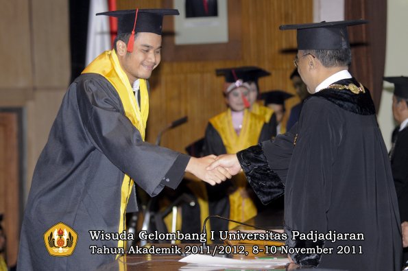 wisuda-fakultas-hukum-oleh-rektor-211