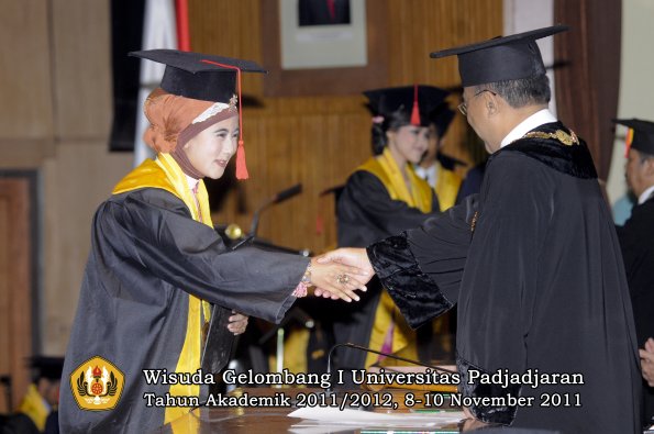 wisuda-fakultas-hukum-oleh-rektor-212