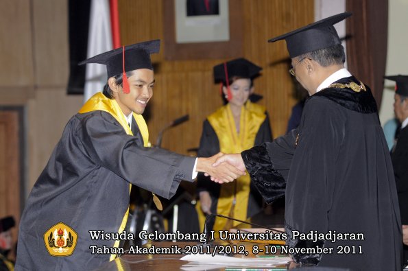 wisuda-fakultas-hukum-oleh-rektor-214