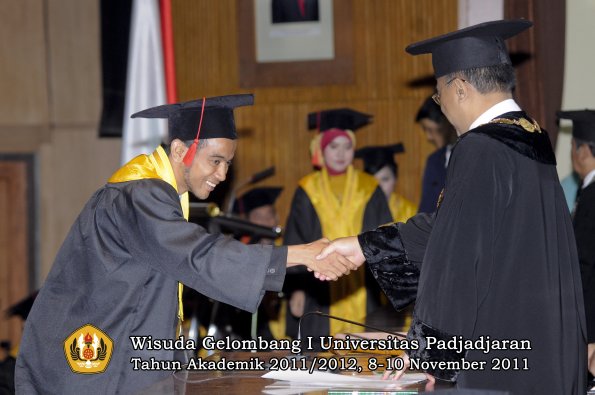 wisuda-fakultas-hukum-oleh-rektor-219