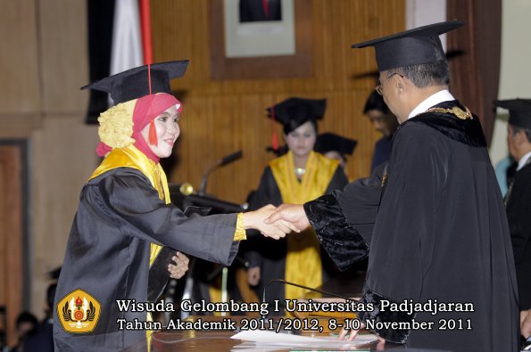 wisuda-fakultas-hukum-oleh-rektor-220