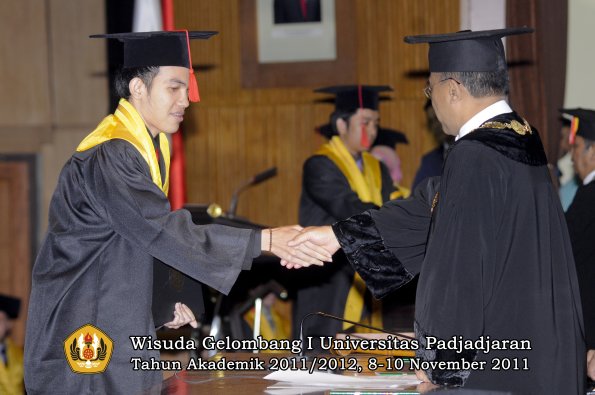 wisuda-fakultas-hukum-oleh-rektor-227