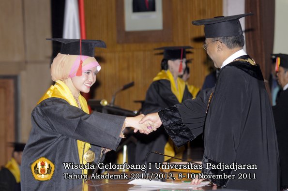 wisuda-fakultas-hukum-oleh-rektor-230
