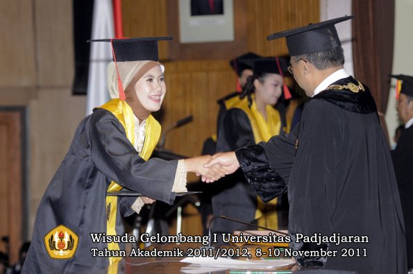 wisuda-fakultas-hukum-oleh-rektor-233