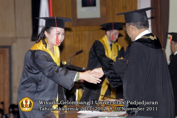 wisuda-fakultas-hukum-oleh-rektor-234
