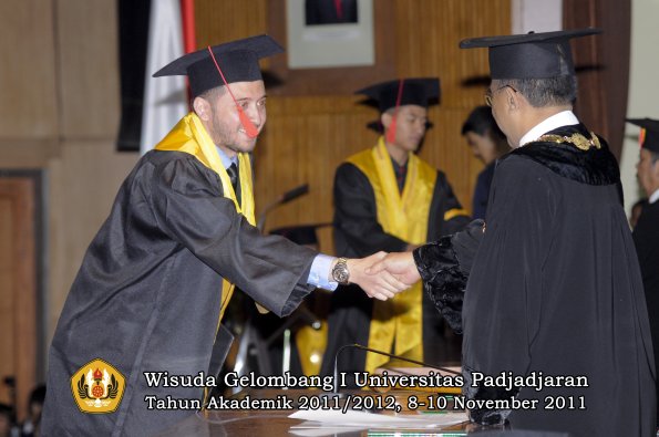 wisuda-fakultas-hukum-oleh-rektor-235