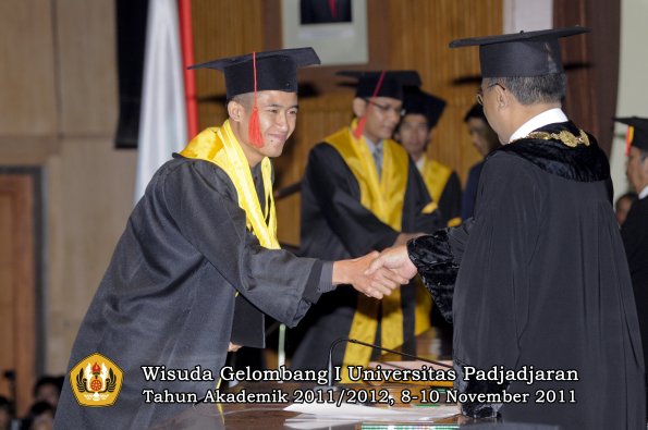 wisuda-fakultas-hukum-oleh-rektor-236