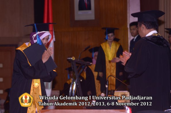 wisuda-unpad-gel-i-ta-2012_2013-fakultas-ilmu-keperawatan-oleh-rektor-080