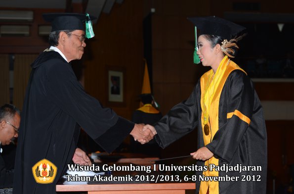 wisuda-unpad-gel-i-ta-2012_2013-fakultas-pertanian-oleh-dekan-001