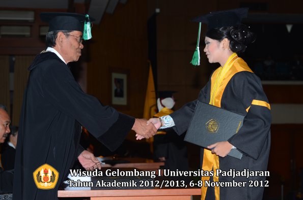 wisuda-unpad-gel-i-ta-2012_2013-fakultas-pertanian-oleh-dekan-006