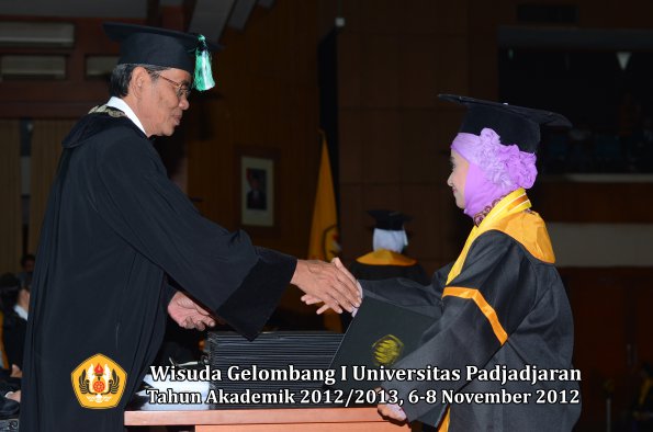 wisuda-unpad-gel-i-ta-2012_2013-fakultas-pertanian-oleh-dekan-115