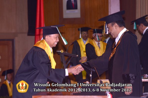 wisuda-unpad-gel-i-ta-2012_2013-fakultas-pertanian-oleh-rektor-005